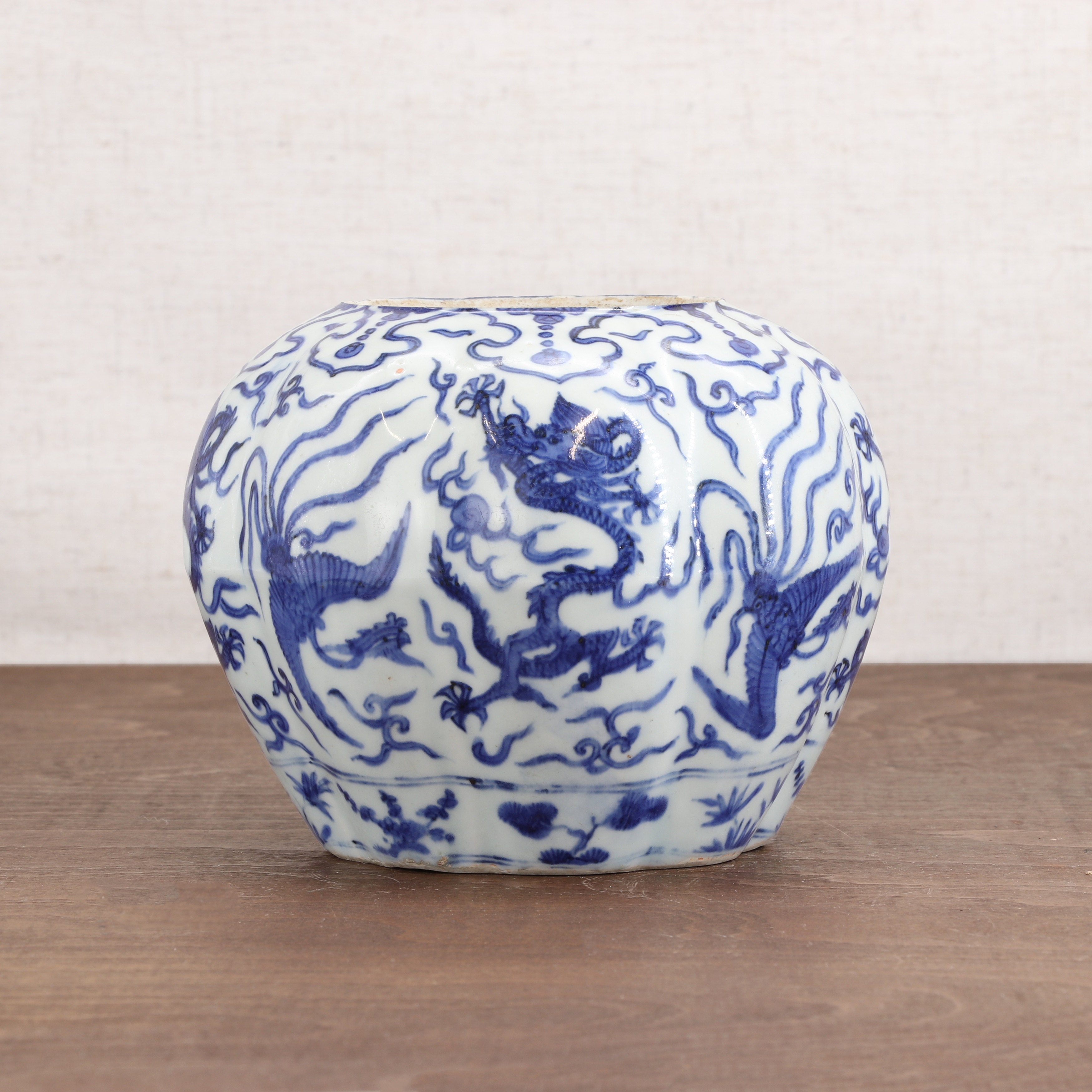 A Chinese blue and white jar, Wanli (£1,000-2,000)